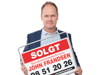 Ricco Guldager, Salg & Vurdering hos Ejendomsmæglerfirmaet John Frandsen i Hobro med et solgt skilt.